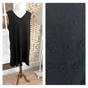 SHEIN V-neck sleeveless little black shift dress
